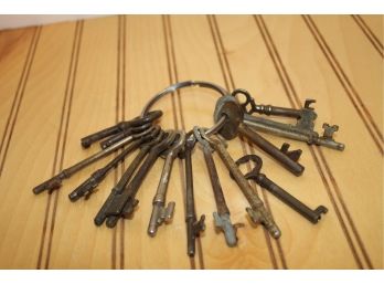 Antique Mixed Lot 15 Assorted Skeleton Keys