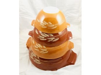 Vintage Set Of Pyrex Nesting Bowls