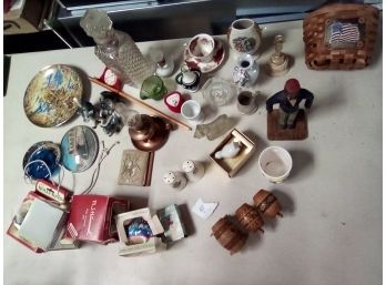 Vintage Curio Collection Of Glassware, Porcelain, Hummel & Other Ornament, Figurines, Wood Souvenirs UTAB