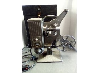 Vintage 8 Mm Model CC-8 Keystone Projector, Boston, MA 115 V AC Or DC, 3 Amps. Made In USA  E2