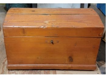 Beautiful Antique Dome Top Voyage Trunk