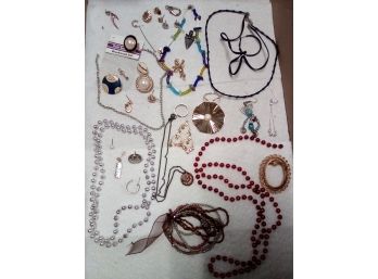 Goldtone/silvertone, Arrow Pendant, Earrings, Beads, Earrings, Copper Piece, Charm, Necklaces,  Pin D5