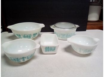 Vintage 5-Piece Pyrex Mixing Bowls & Casserole Set Plus 1 Lid - Turquoise On White Amish Butterprint Design D4