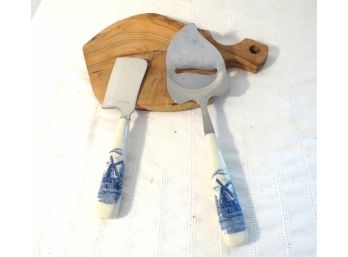 Delft Cheese Serving Set With Picchi Wood Cheese Board