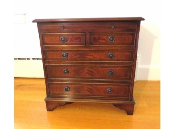 Vintage Small Chest Of Drawers With Pull-out Leather Top