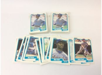 Lot 1990 Fleer Baseball Cards (Lot18)