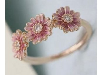 Size 8 Pink Ombre 3 Daisies With Sparkling Rhinestones Centers Rose Gold Plated Fashion Ring