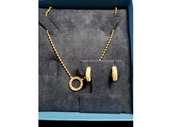 Gold Tone Fashion Necklace Earring Set