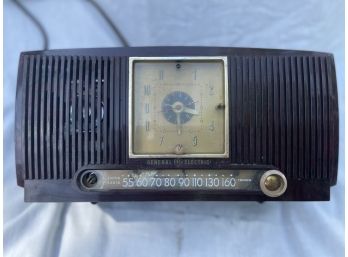 Vintage General Electric Clock Radio (non-working)