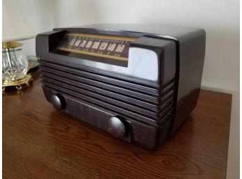 Vintage Working Radiola Radio