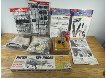 LOT OF UNASSEMBLED VINTAGE MODELS