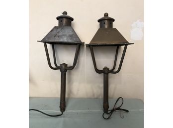 Two Light Fixtures With Threaded Base