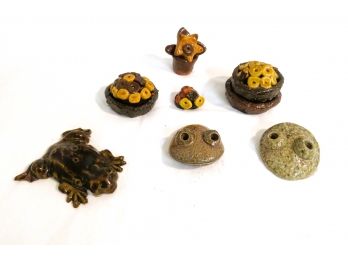 Grouping Of Mini Pottery Figures Flowerpot Frogs