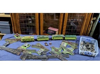 Vintage Lionel Train Set, Wonderful Gift For A Collector!