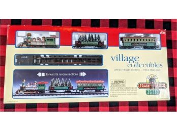 Lemax Village Collectables Christmas Train Set