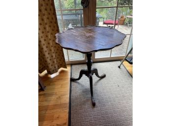 Vintage Pedestal Victorian Style Side Table.