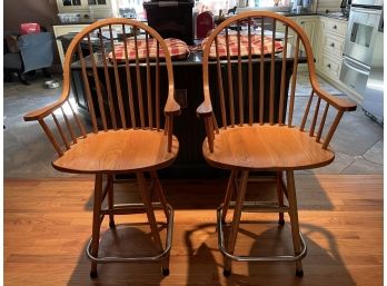 Pair Of Oak And Metal Bar Stools/ Kitchen's Island Stools.