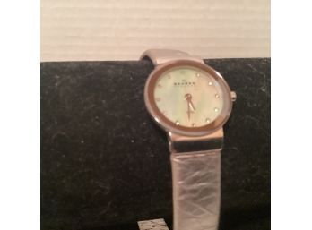 Vintage Skagen Denmark Silver Pleather Band Watch (Unknown If It Is Operable)