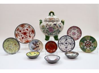 Chinese Tureen With Clad Porcelain Bowls