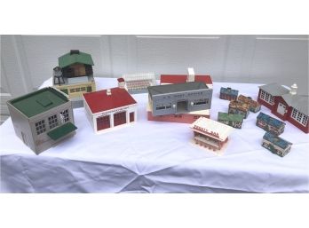 Lionel Trains - Huge Collection Of Plasticville - Vintage From The 1950's