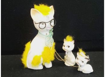 Great Mid Century Ultimate Kitsch Anthropomorphic Cat Family With Glasses & Bright Yellow Tufted Hair