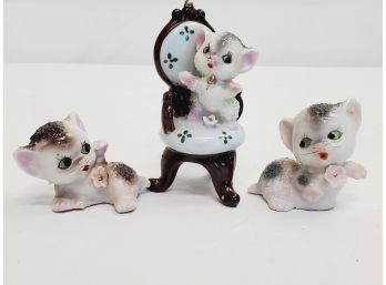 Vintage Cat With Two Kittens Spaghetti Porcelain Figurines Ornate Chair Made In Japan