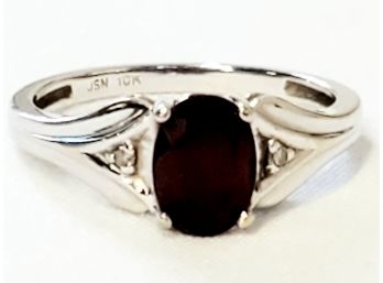 Ladies Size 5 10K White Gold & Garnet Ring