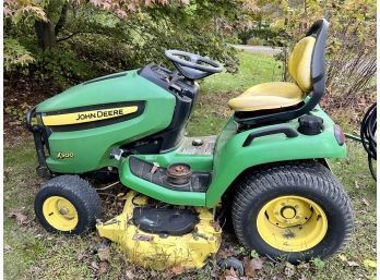 John Deere X500 Lawn Tractor And Enclosure