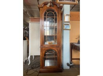 Traditional Style China Curio Cabinet With Internal Lighting And Glass Shelves