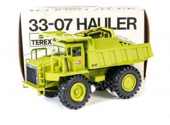 Gescha Die Cast 33-07 Hauler 1:40 Scale Model Truck, New In Box
