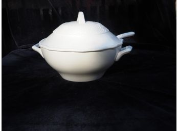 Mikasa Country Manor Large  3 Piece Tureen CEO33/276 Made In Italy