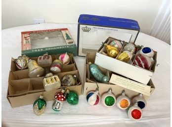 Excellent Collection Of Midcentury Vintage Glass Christmas Tree Ornaments