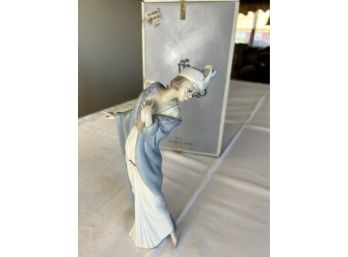 Vintage Lladro 'The Flirt' Glazed Porcelain Statuette With Original Box