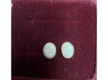 Pr Vintage 14k Gold Opal Earrings. Excellent Condition