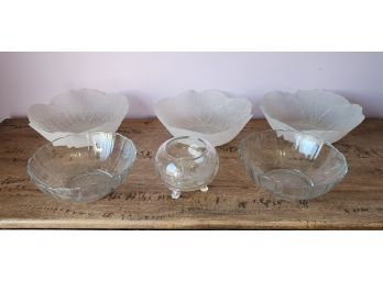 Misc Set Of 6 Items Including 2 Arcoroc Glass Bowls & 3 Plastex Ent Chip Bowls And Tri Footed Glass Vase