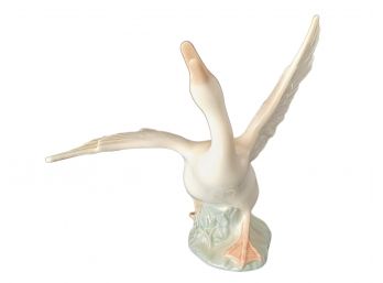 Vintage Retired Lladro Porcelain Figurine #1263 'Duck Running' C1980