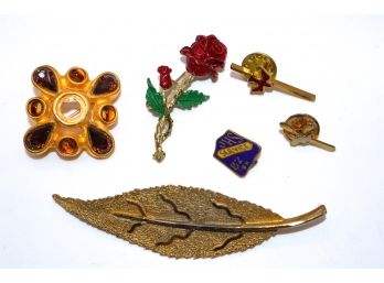 Lot Of Beautiful Pins & Brooches