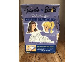 Vintage (1966) Francie & Barbie Electric Drawing Set With 12 Design Guides - Tested