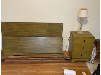 A MIDCENTURY MODERN MAYFLOWER FURNITURE FOUR PIECE BEDROOM SET