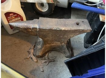 ANTIQUE IRON ANVIL