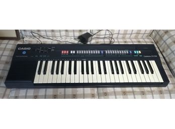 A CASIOTONE CT370 KEYBOARD