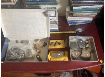 LOT OF FOSSILS AND ARROW HEADS