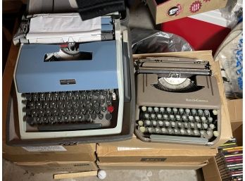 2 VINTAGE TYPEWRITERS, A BLUE OLIVETTI AND A GREEN SMITH CORONA