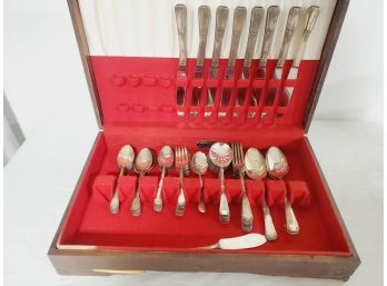 Vintage Wm Rogers Sectional Oneida Silver Plate Flatware Set