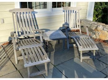 A Pair Of Kingsley Bate Weathered Teak Wood Folding Loung Chairs With Smith & Hawken Side Table - Made In USA