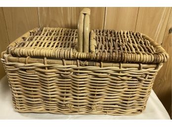 Picnic Basket With Plasticware