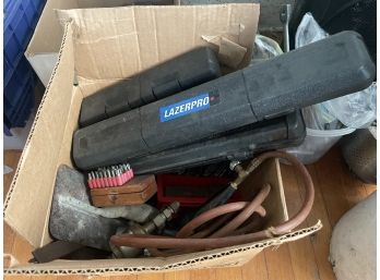 LEVEL, TORQUE WRENCH AND MISCELLANEOUS ITEMS