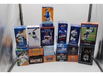 (19) METS GAME GIVEAWAY BOBBLEHEADS/ FIGURINES, RANGERS, KNICKS