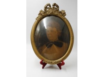 ANTIQUE OVAL FRAMED PORTRAIT OF MAN FROM CIVIL WAR ERA