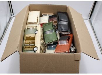 (37) ANTIQUE DIECAST MODEL CARS UNIDENTIFIED BOX LOT